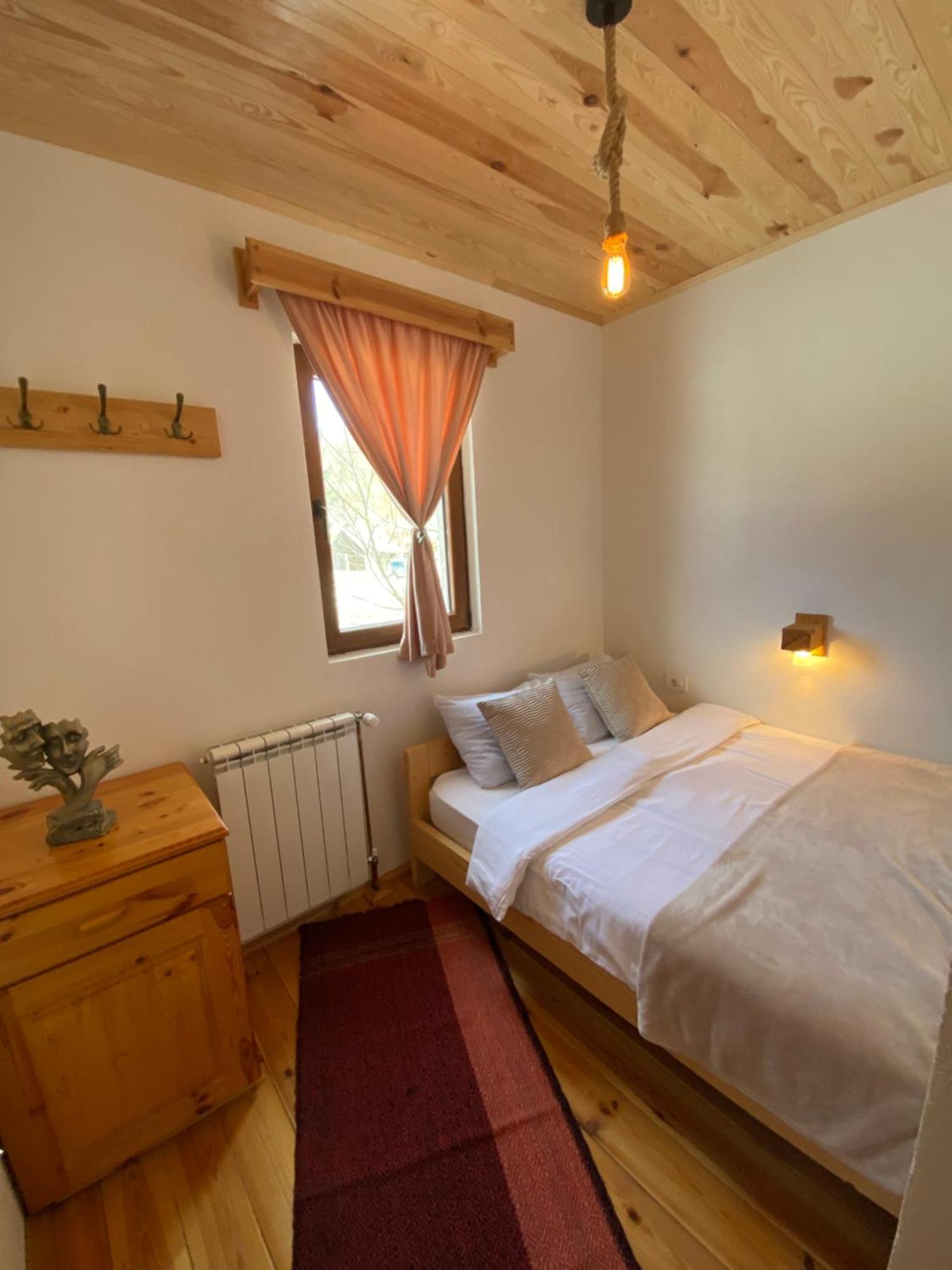 Pubhouse & Rooms Pahulja Kolašin المظهر الخارجي الصورة